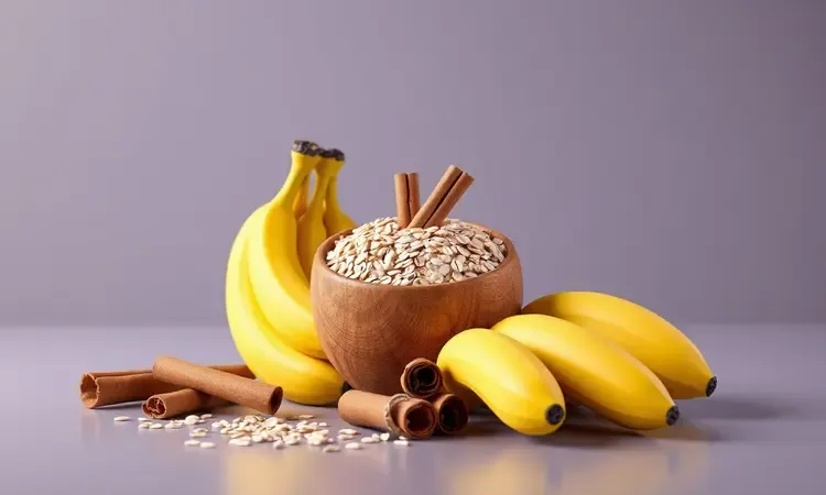 Ingredientes naturais como bananas frescas e aveia em flocos organizados de forma artística e colorida.